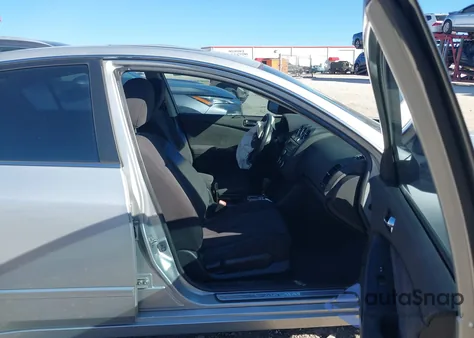 2010 Nissan Altima 2.5 S из США, поврежденный, VIN 1N4AL2AP7AN559610